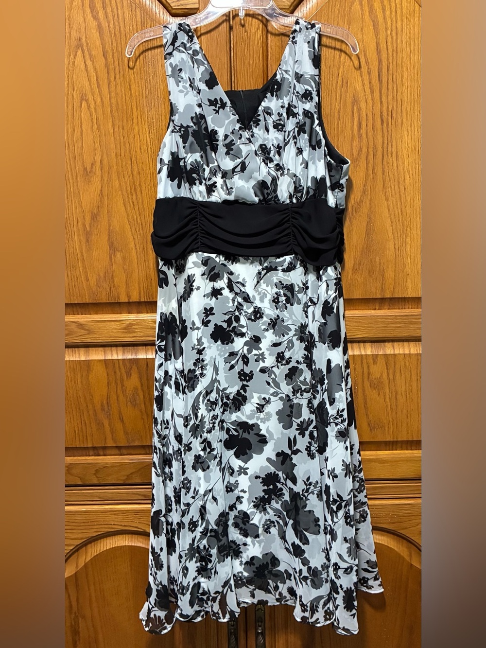 Women's Connected Apparel Black & White Floral Midi Dress Size 18